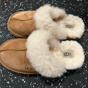 New UGG Kids size 1 slippers